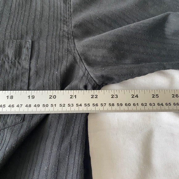 RipZone Men's Slim Fit Black Textured Short Sleeve Button Up‎ Shirt Size Large - Picture 10 of 12